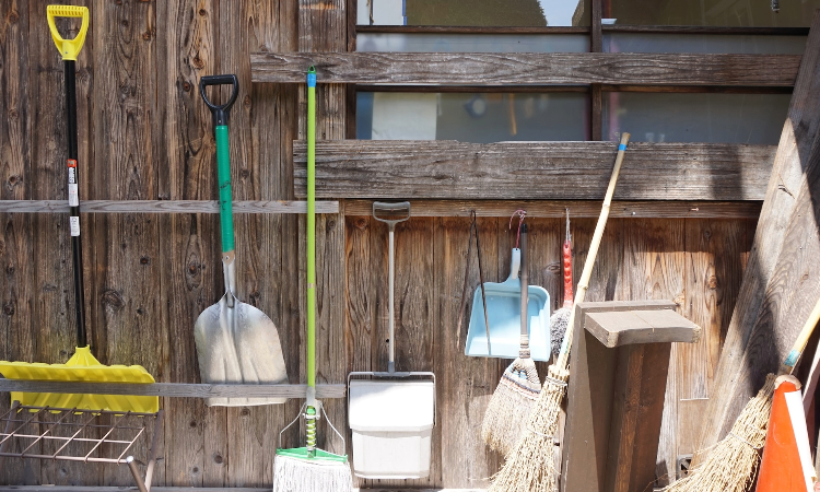 tools for gutter cleaners